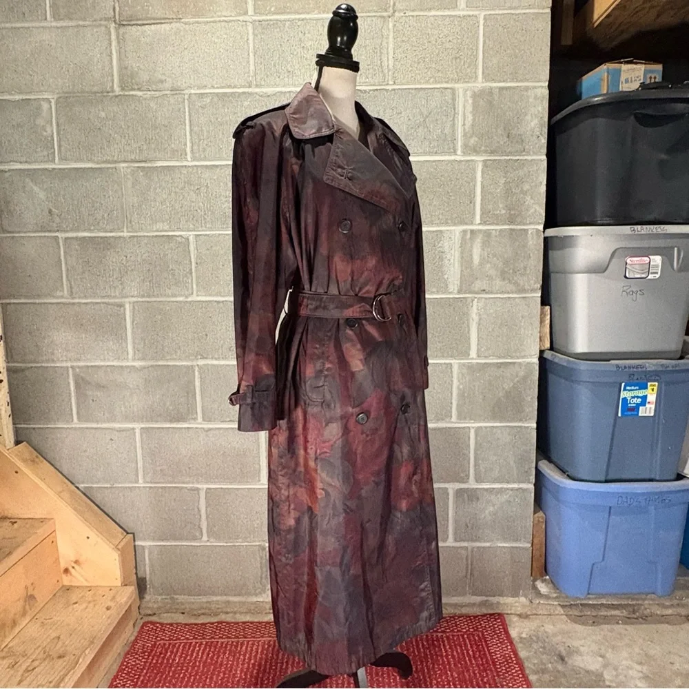 Vintage Degrees trench coat. - Picture 5 of 15